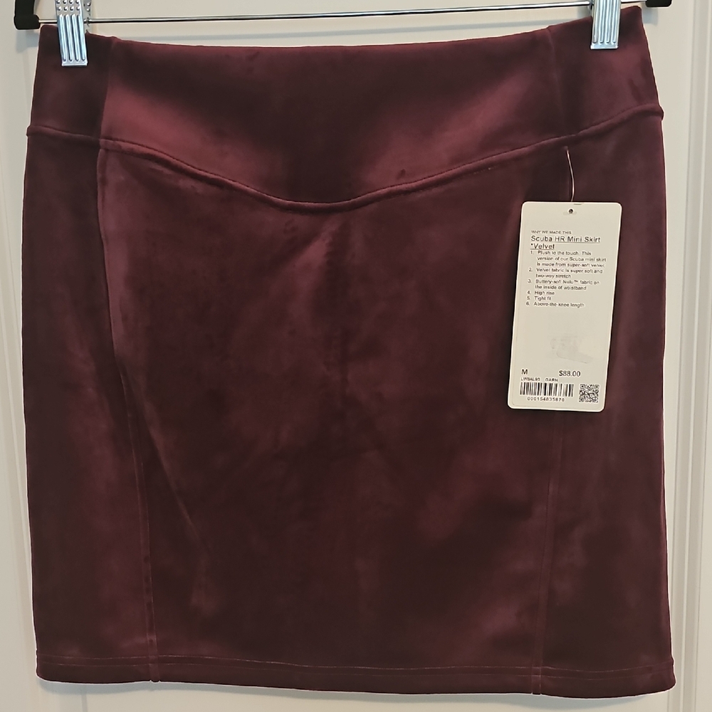 239. Lululemon Scuba Mini Skirt Velvet